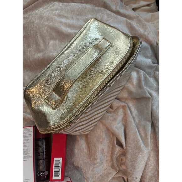 Shiseido skincare set of 5 plus bag - Picture 5 of 6